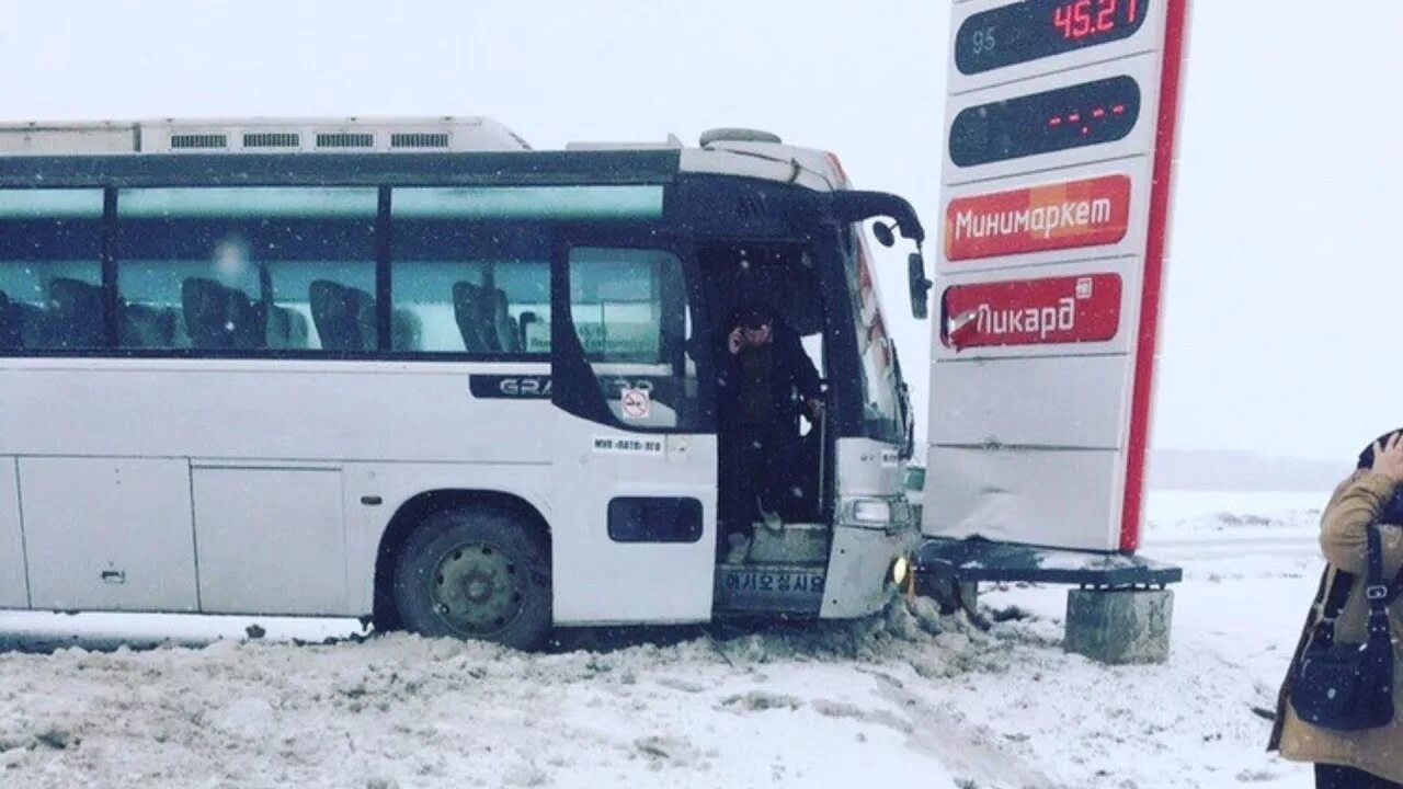 Автобус екатеринбург полевской. Дтп автобус екатеринбург. Автобусы полевской екатеринбург. Нефаз 5299-11-33. Автобус 792.