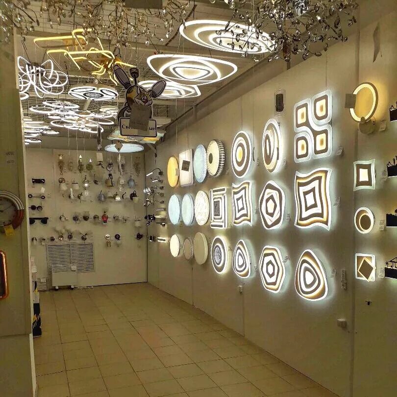 реклама электротоваров люстра. магазин электротоваров в волгограде. выставка электротоваров в магазине. магазин электрики на невской волгоград. электротовары магазин электротоваров на невской волгоград.