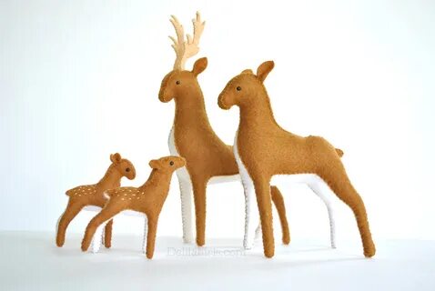 free stuffed reindeer sewing pattern.