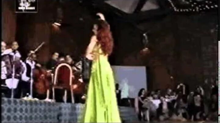 жади клон. жади танец со змеей для зейна. песня хабиби клон сериал. клон хадижа танцует. клон жади хабиби.