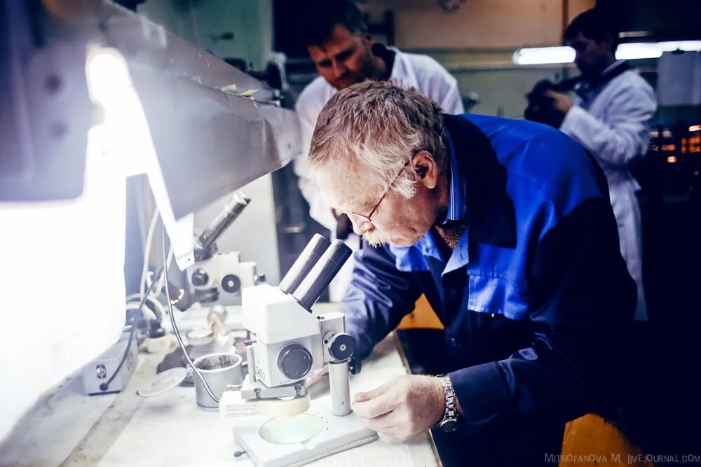 часовой завод в швейцарии. чистополь. часовой завод в швейцарии. чистопольский часовой завод чистополя. часовой завод восток г.