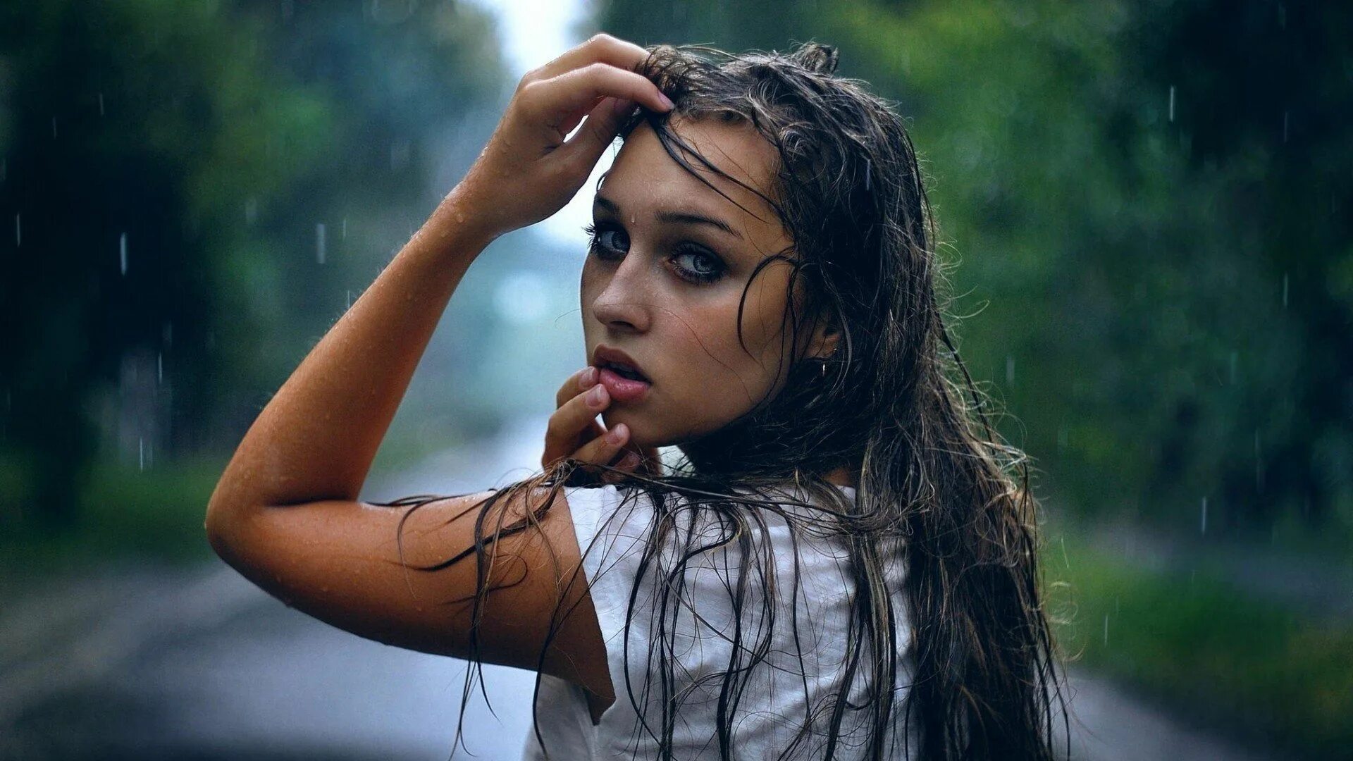 Robin schulz in your eyes lyrics ft. Raining in your eyes. Raining in your eyes. Зои дойч фото эд ширан. Raining in your eyes.