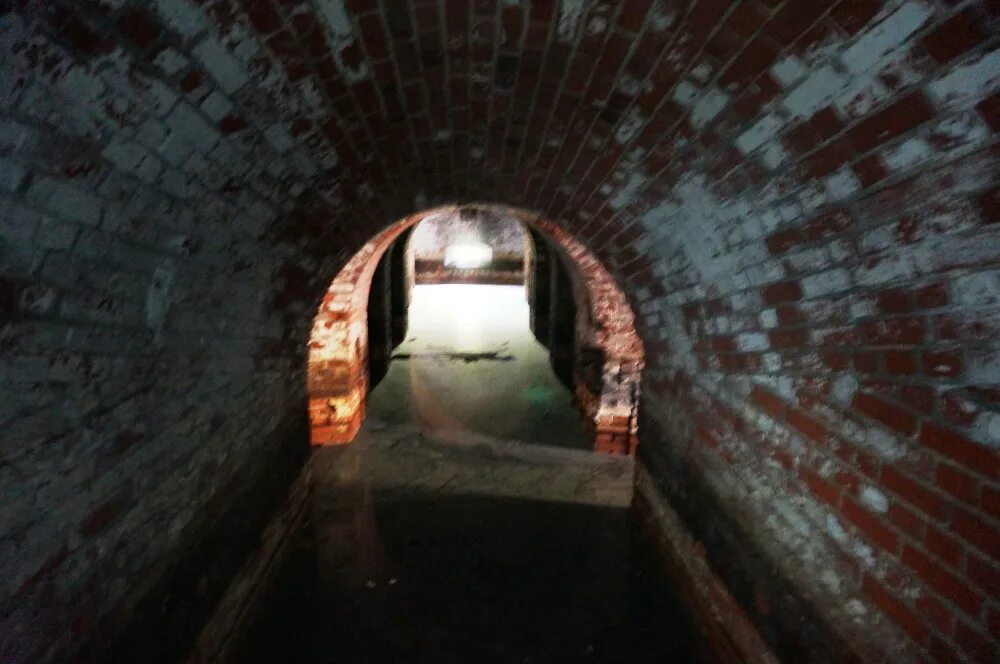 Ультрафиолетовая лампа для загара. Форт король фридрих iii в калининграде. Калининград форты и крепости. Владивосток остров русский форт поспелова. Форт 1 штайн кёнигсберг.