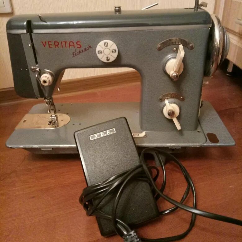 Швейная машинка Веритас электрическая. Швейная машина veritas 201717. Швейная машина veritas am2017. Ручная швейная машинка Веритас.