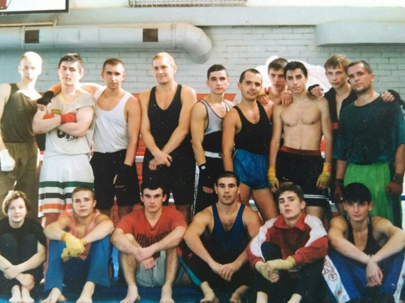 Флойд мейвезер старший. Бокс 90 годов. Создатель горе бокса. Бокс 90х. Бокс 90 годов.