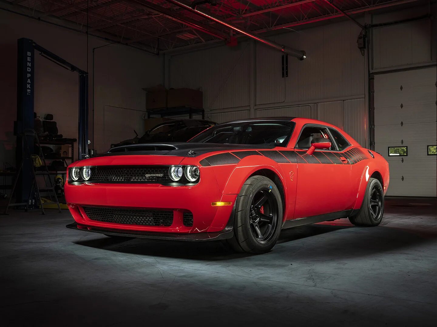 Dodge srt 170. Додж Челленджер демон. Додж Чарджер srt Demon. Dodge Challenger СРТ. Додж Челленджер srt Demon.