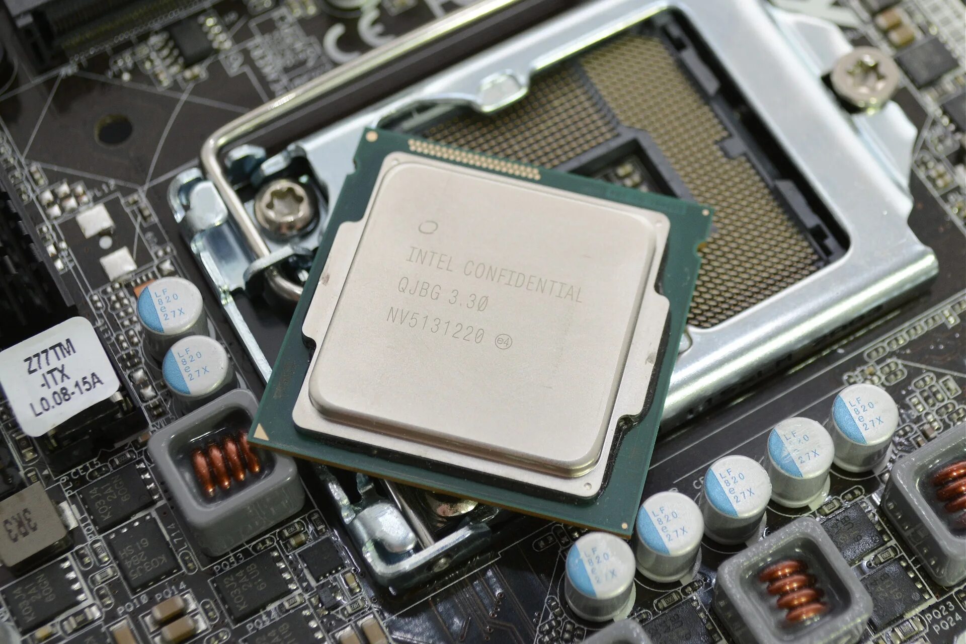 Как правильно подбирать процессор. Intel Core i7. Intel Core i7-5775c. Intel i7 12700kf. Intel Core i7-5775c Broadwell.