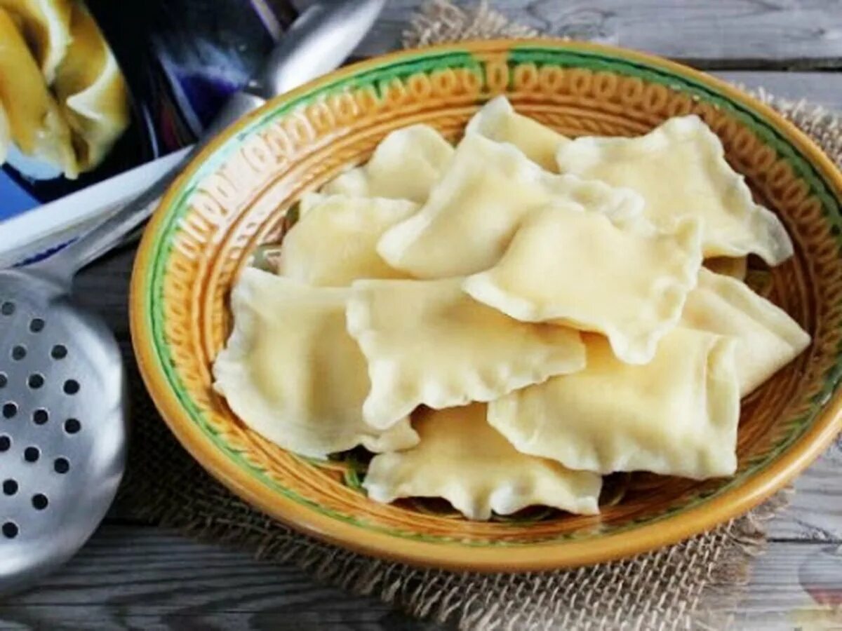 Юмурта барак. Пельмени из яиц. Тухум барак пишириш. Тухум барак. Хорезмский тухум барак.