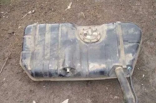 Бак 2115 инжектор. Топливный бак ваз 2110. бензобак ваз 2110. инжекторный бак ваз 2110. бак ваз 2115 инжектор.