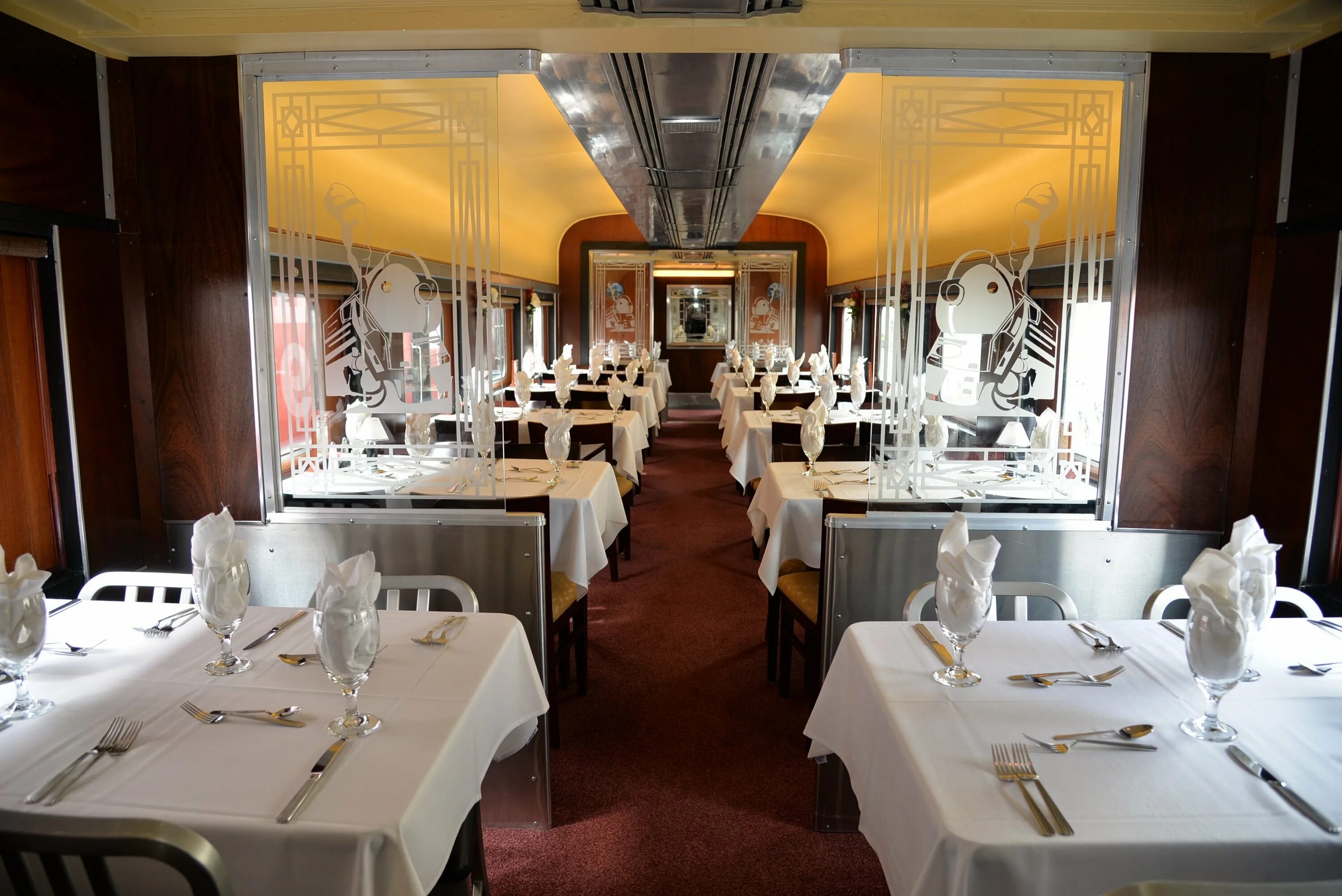 Dining car. Вагон ресторан. Красная стрела вагон ресторан. Вагон ресторан РЖД. Гранд экспресс вагон ресторан.