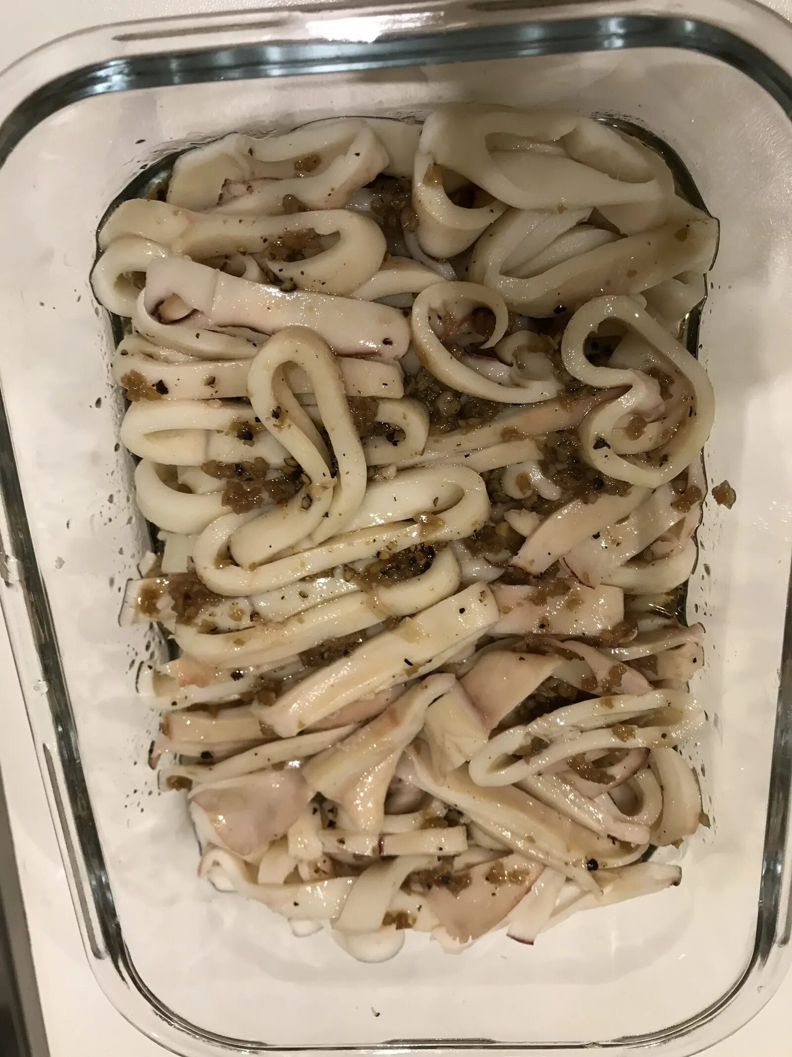 Рецепт маринованных кальмаров в домашних. Кальмар щупальца. Хе с кальмарами. Кальмары щупальца приготовление. Салат с щупальцами кальмара.