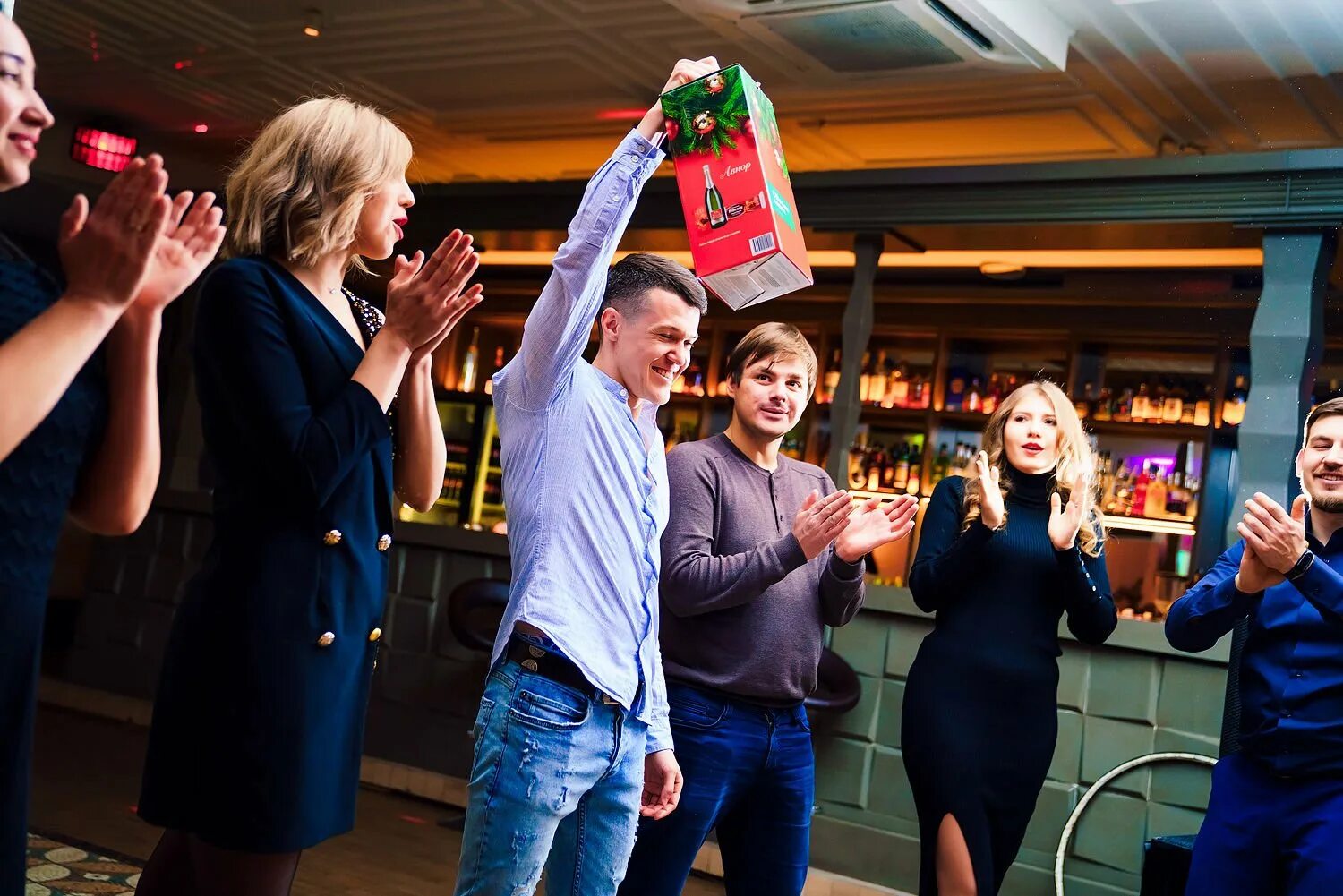 Corporate party. Новогодний корпоратив в ресторане. Женский коллектив на корпоративе. Конкурсы на свадьбу. Советы на корпоратив.