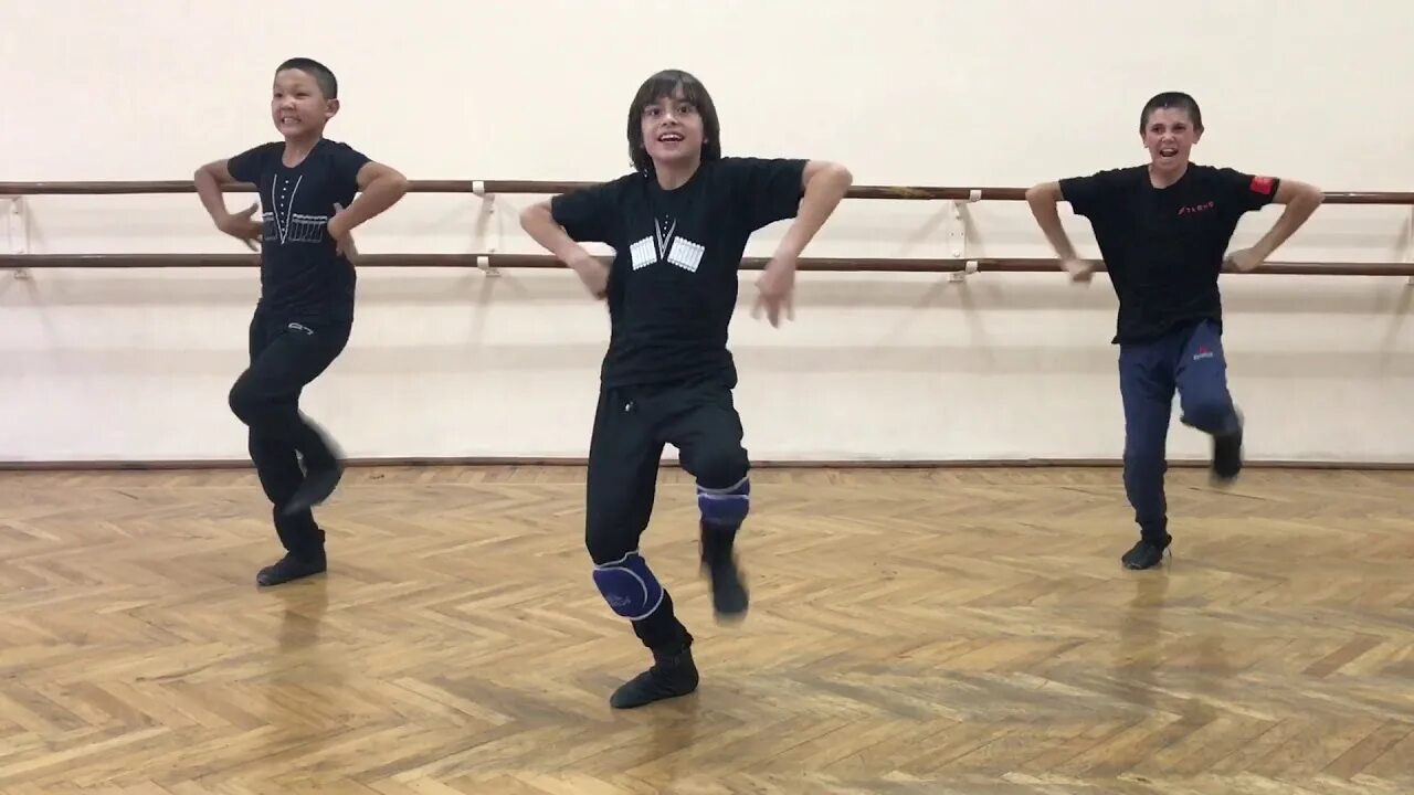 Аскер энеев. Энеев аскер эльдарович. аскер энеев анетта. аскер ассапати. лезгинка аскера энеева.