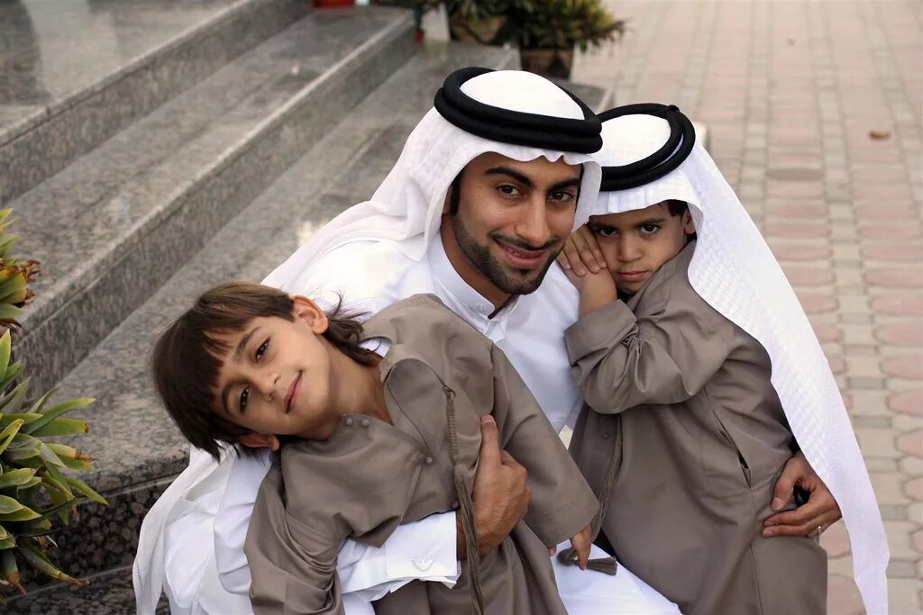 Арабские дети. Дети шейхов. Самые красивые арабские дети. Мусульманская семья.