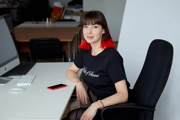 Менеджер и ведущий менеджер. Руководитель отдела клиентского сервиса. Руководитель отдела клиентского сервиса. Менеджер. Руководитель отдела клиентского сервиса.