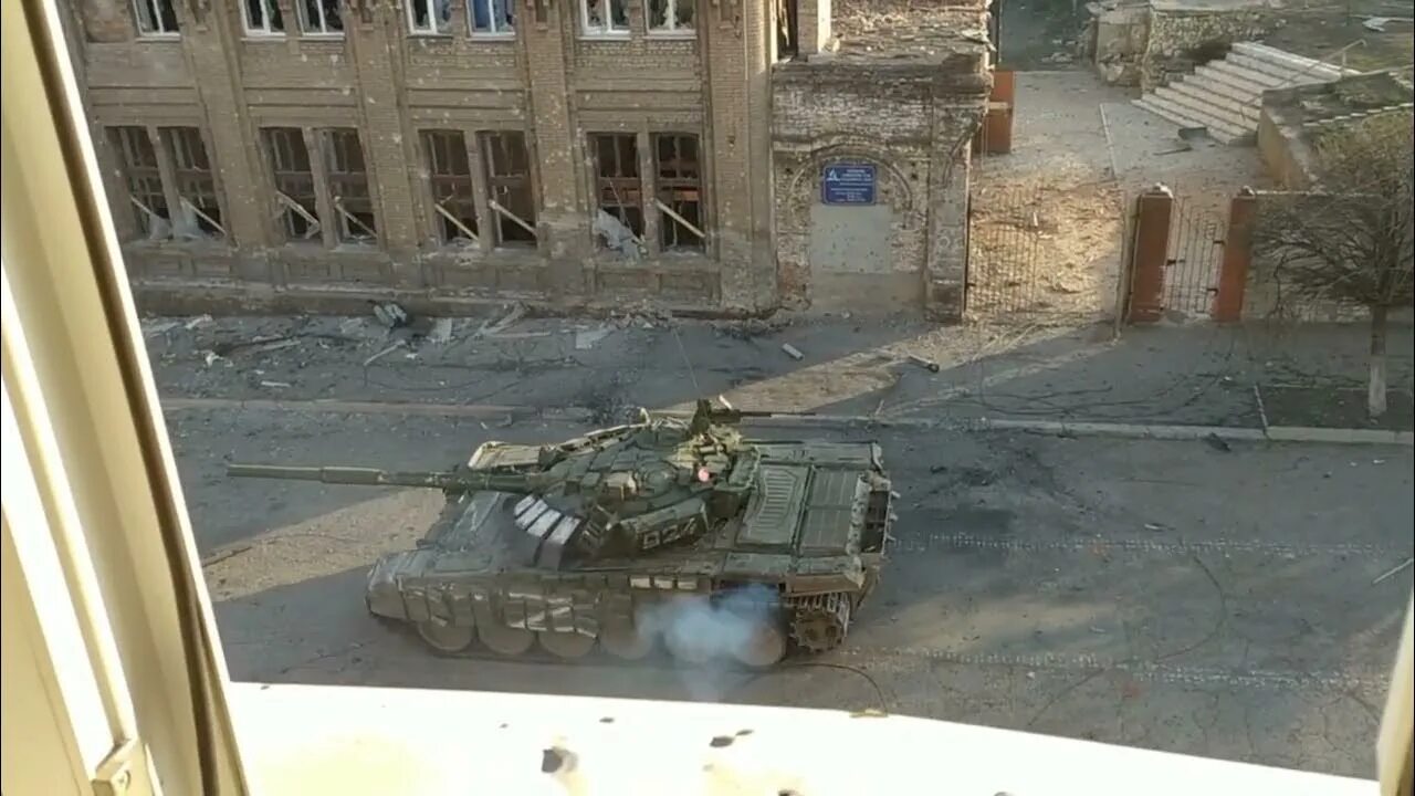 Танк 72 против. Т-72 средний танк. Танк т72б3. Танк 72 против. Абрамс танк против т 90.