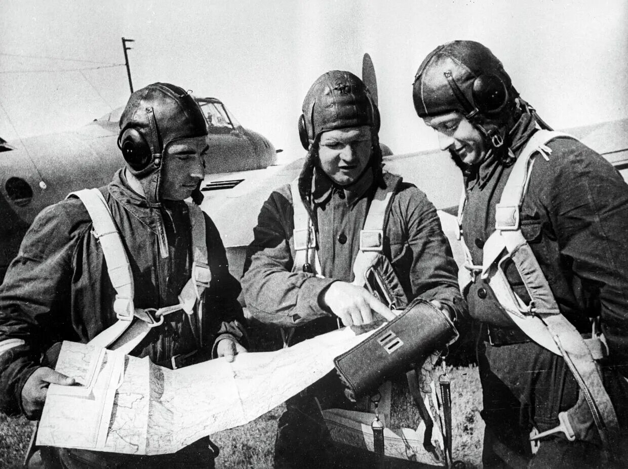 Летчик трех времен. Летчики 1941-1945. Военные летчики в ВОВ 1941-1945. Фото летчиков Великой Отечественной войны 1941-1945.