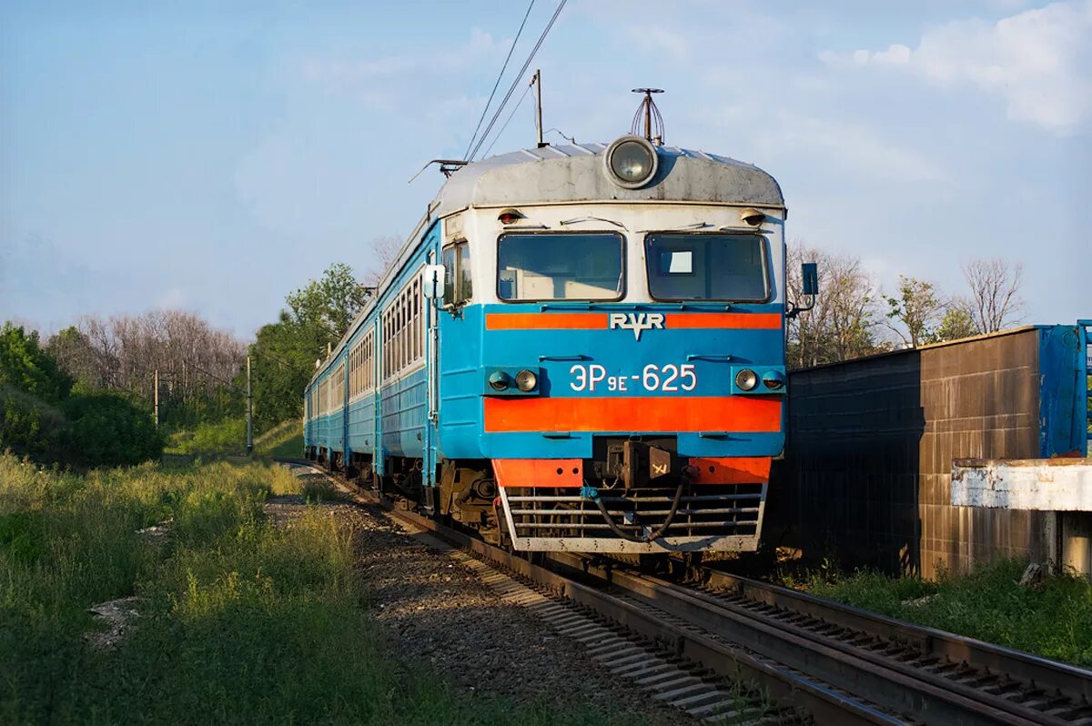 Эр9е-625. 3 4/7 1 1/7 х 2/3. Выполнить действия 6,2/7+3,5/7= 1,-2/7= 8,-1,2/9=. Поезда россии. 26-(-5) -4+(-18).