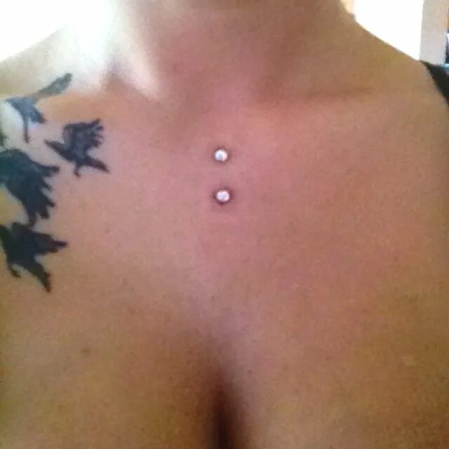 Прокол сосков у девушки. Татуировка на ключице для девушек. Прокол сосков у девушки. Прокол сосков у девушки. Прокол сосков у девушки.