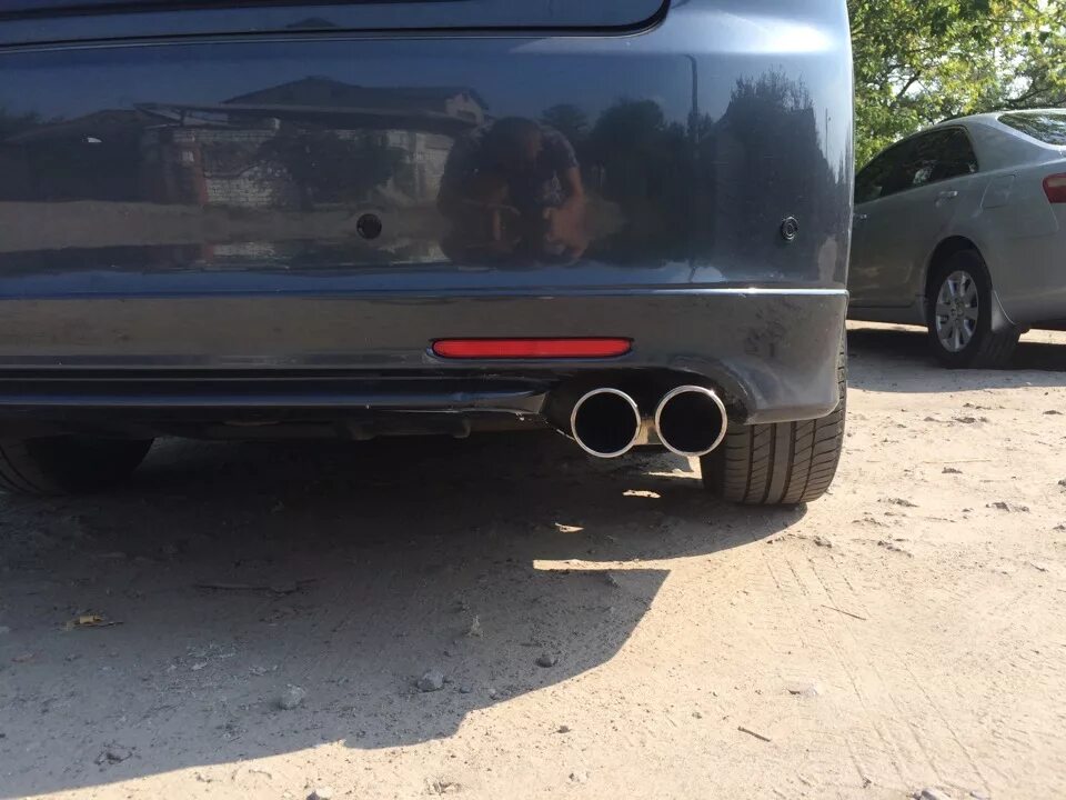 Двойной выхлоп форд фокус 2. Две трубы глушителя. 0 выхлоп. Пежо 308 система выхлопная система. Выхлопная система mitsubishi lancer 10 1.