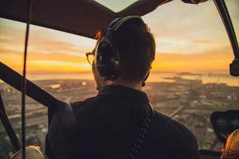 Сколько зарабатывает пилот вертолета