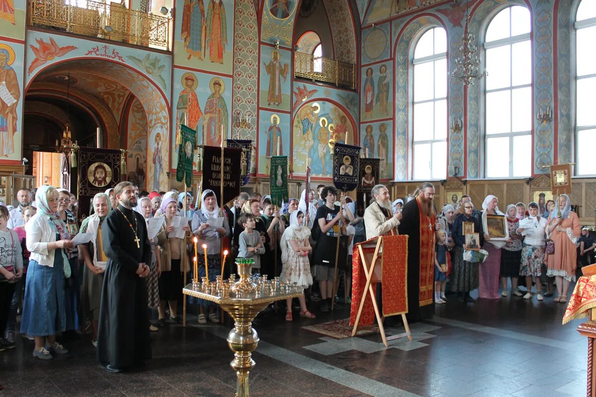 храм николая страстотерпца на чкаловской. храм на чкаловской щелково 3. храм в чкаловске калининград. церковь николая ii царя-страстотерпца в чкаловском, щёлково. церковь николая ii царя-страстотерпца в чкаловском, щёлково.