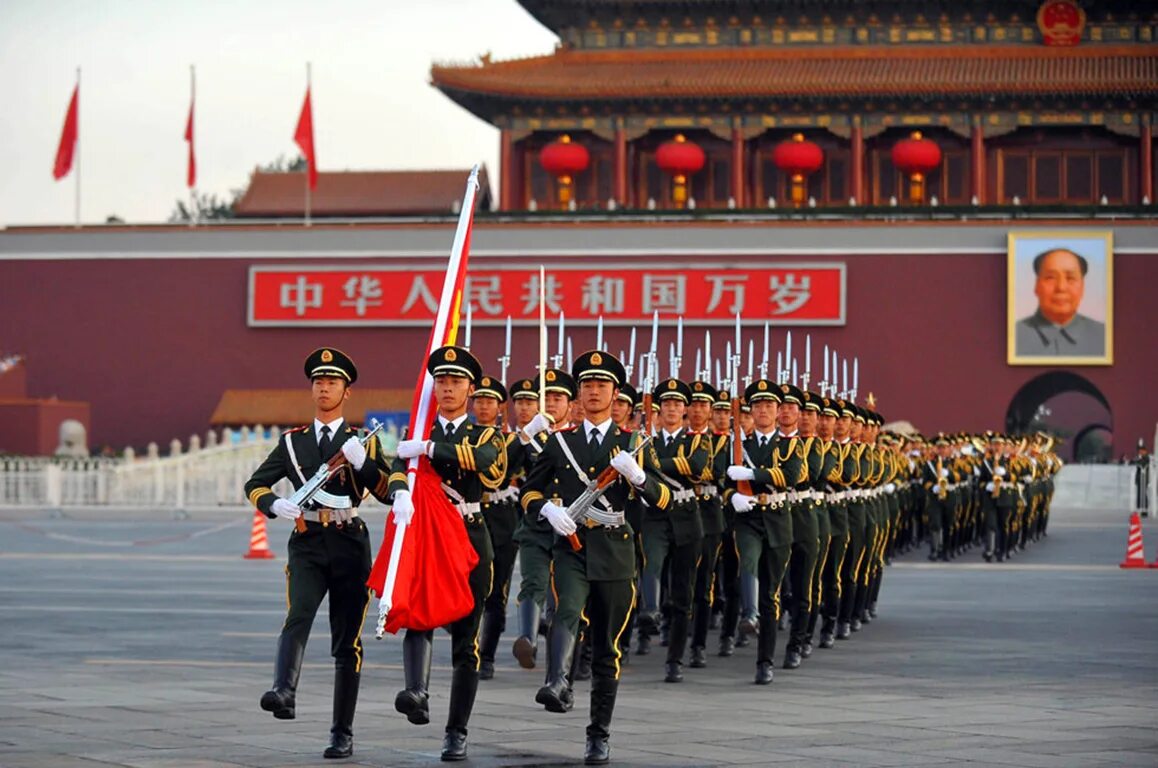 Китайская народная республика есть. Пекин Тяньаньмэнь флаг. День образования КНР В Китае. День основания КНР В Китае. Китайская народная Республика площадь.
