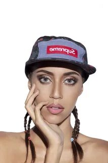 Girls Tumblr Supreme Girl Hat Supreme Girl With Red - 900x1350 Wallpaper HD...