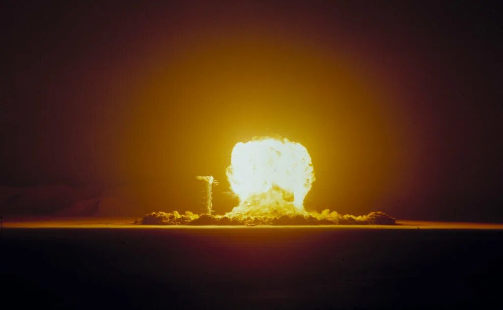 Территория ядерного взрыва. Ядерный взрыв. Ядерный взрыв из космоса. Ядерные испытания. Ядерный взрыв вид из космоса.