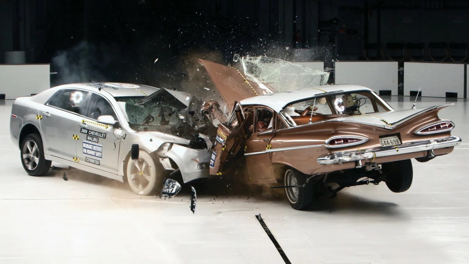 Краш тест скорости. Chevrolet Bel Air 1959 crash Test. Chevrolet Bel Air 1959 краш тест. Chevrolet Malibu 1959. Chevrolet Malibu IIHS.