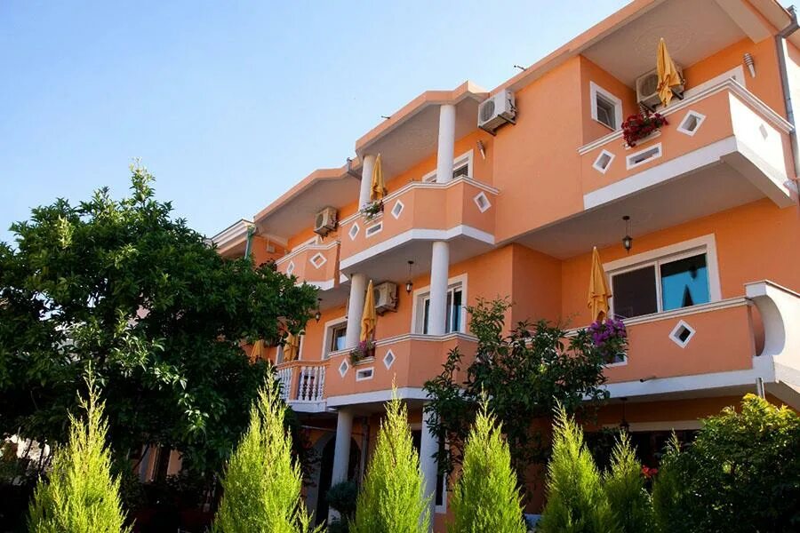 Holiday apartments. Pearl Beach Hotel Resort Черногория.