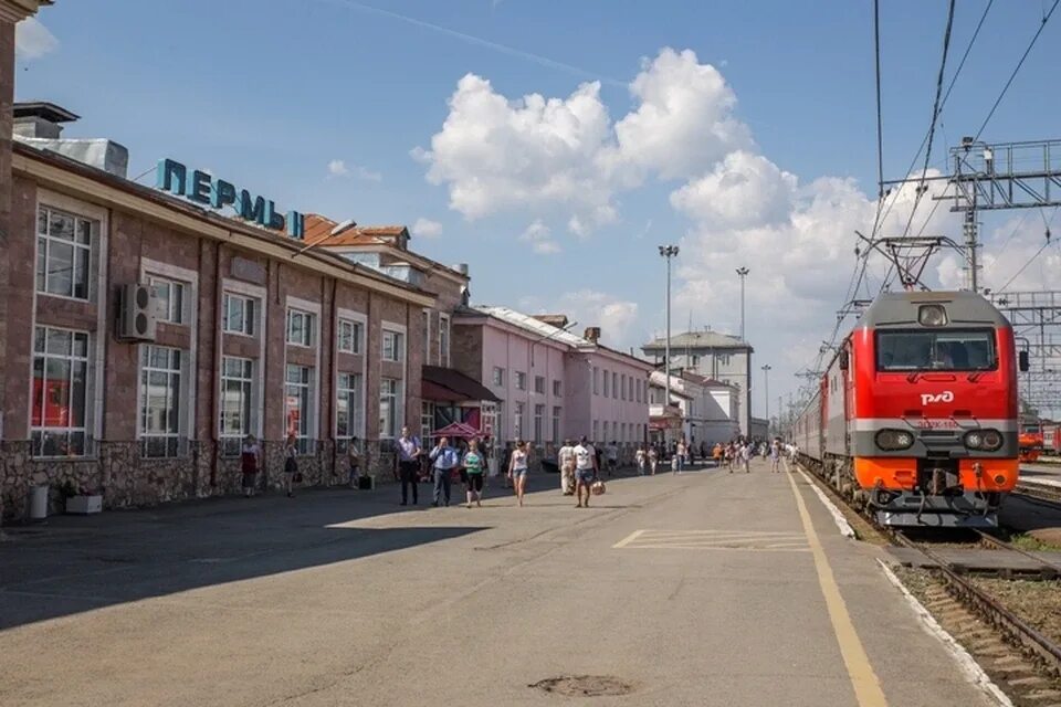 Жд туры из перми. Станция Пермь 2. ЖД вокзал Пермь 2. Пермь вокзал Пермь 2. Пермь вторая ЖД вокзала.