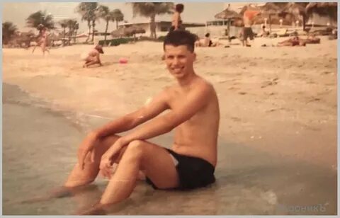 Олар саябақта аққұба қызды алды.