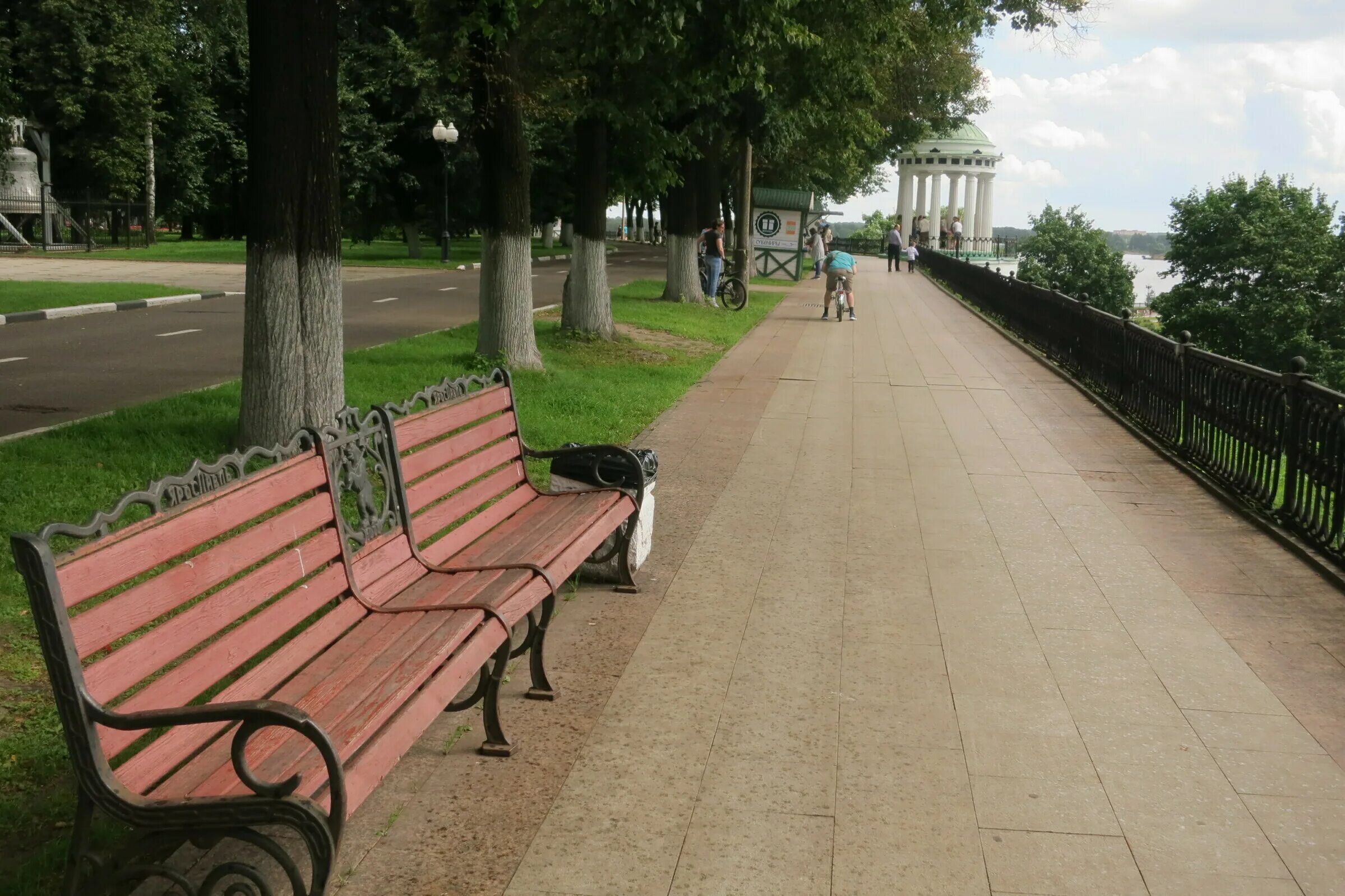 ярославль ул которосльная набережная водокачка. ярославль, которосльная набережная. которосльной набережной ярославля. вид которосльной набережной в ярославле. ротонда волжская набережная.