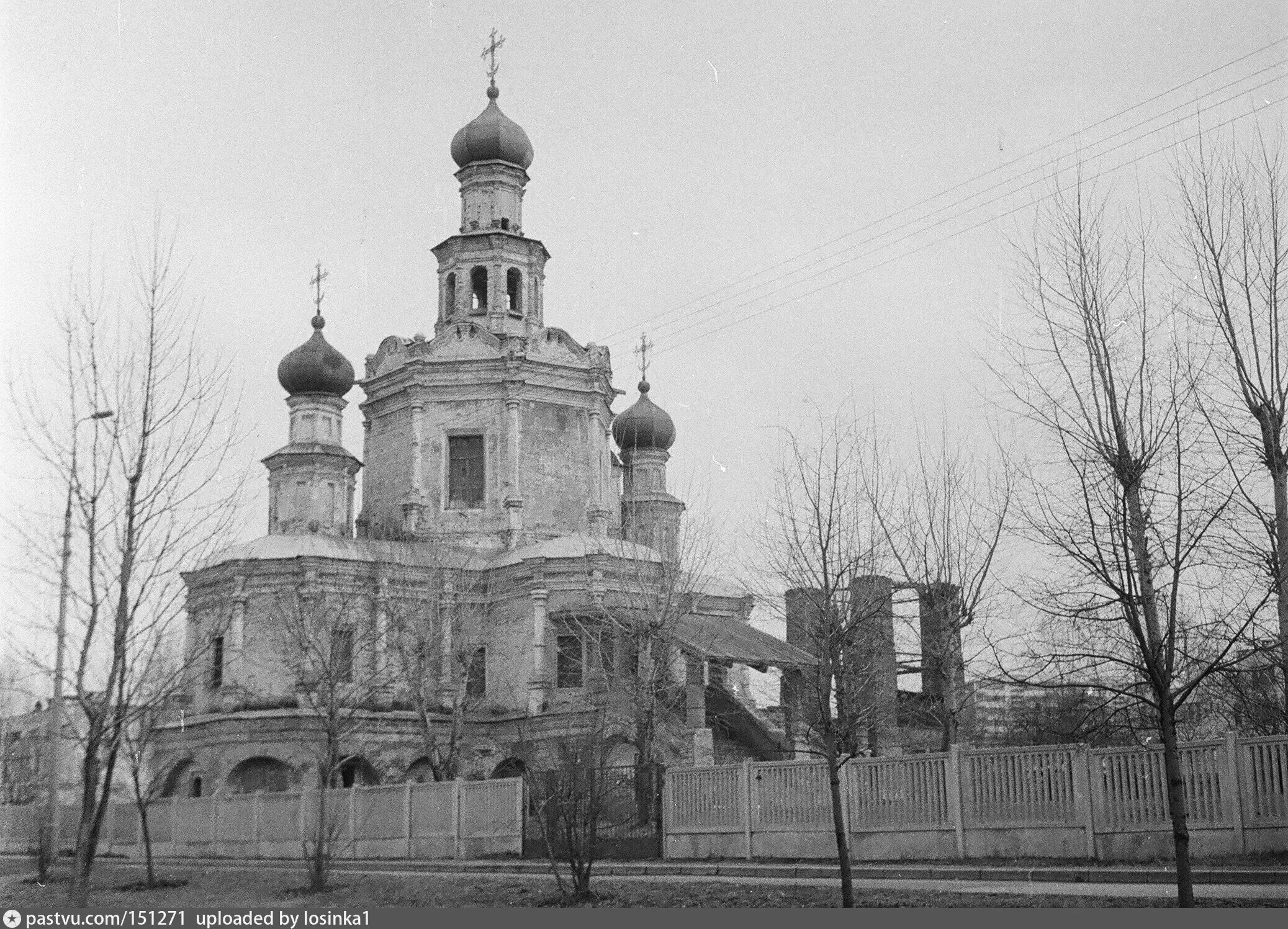 Село зюзино. Храм Бориса и Глеба в Зюзино. Храм в улица Перекопская Бориса и Глеба. Церковь Бориса и Глеба в Зюзино старые. Храм Бориса и Глеба в Зюзино 50-е годы.