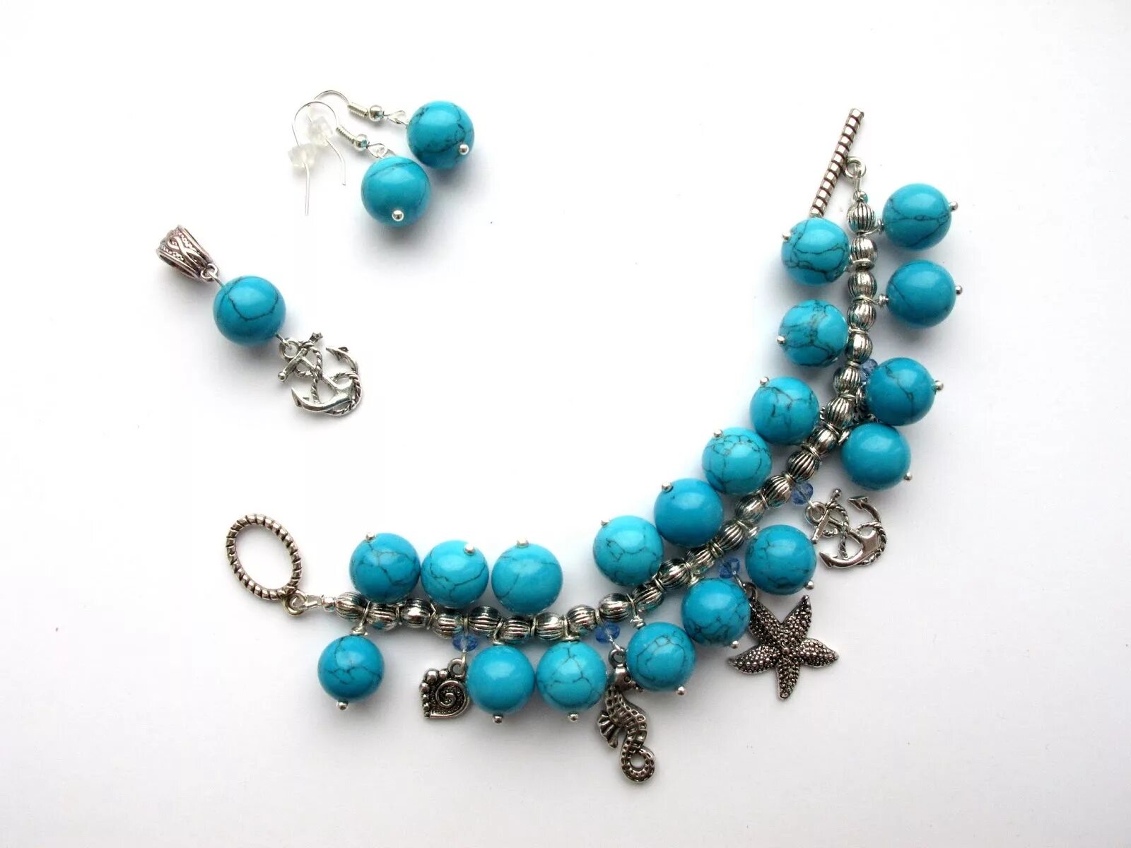 амазонит камень. белый говлит. говлит необычные изделия. белая бирюза камень. камень говлит магические.