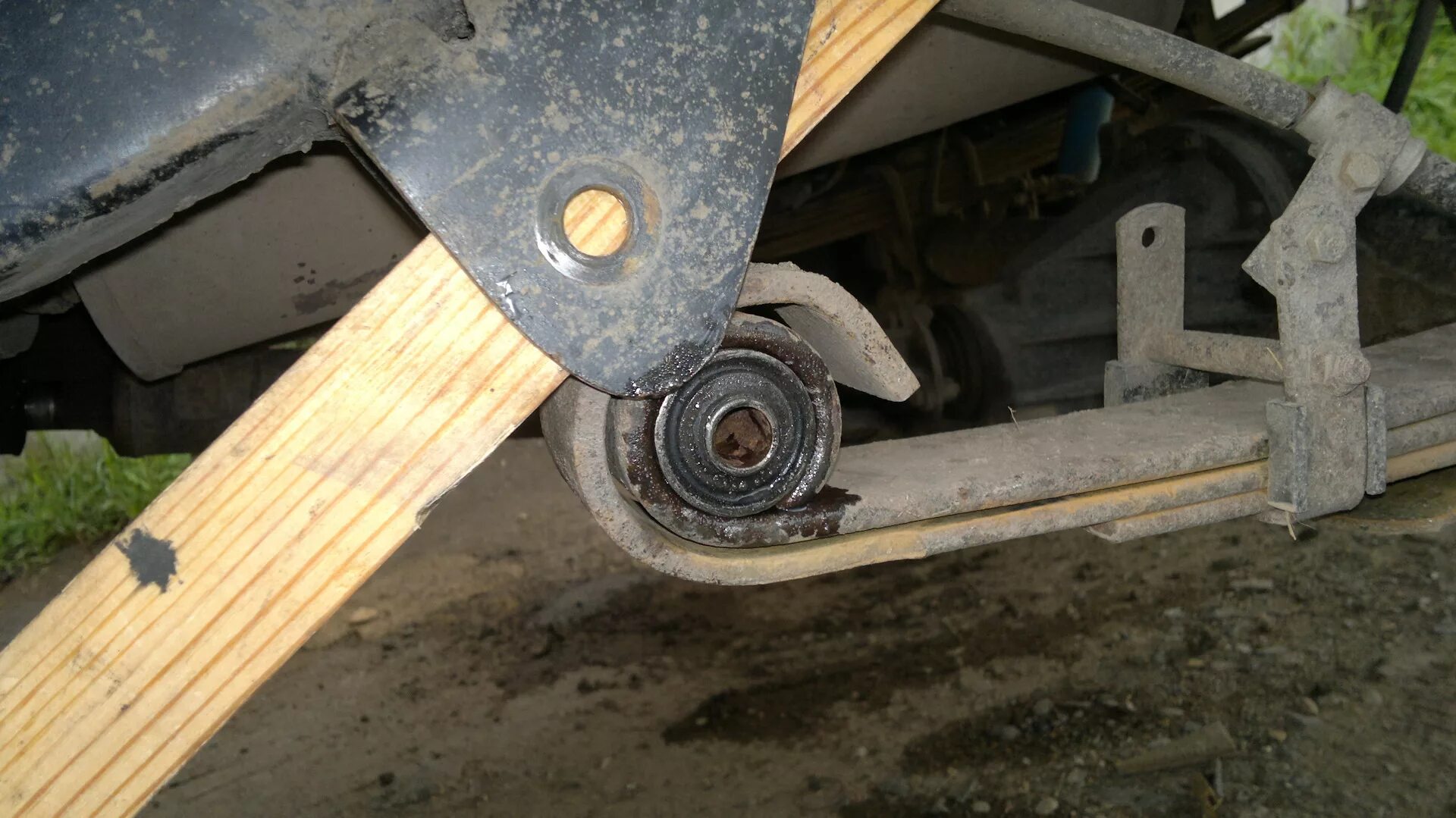 Уаз 469 без сайлентблоков. Сайлентблоки рессор уаз патриот. Сайлентблоки рессор уаз патриот. Как поменять сайлентблоки рессор. Как поменять сайлентблоки рессор.