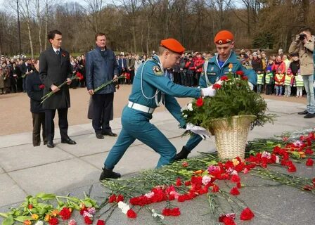 Где в новосибирске можно возложить цветы