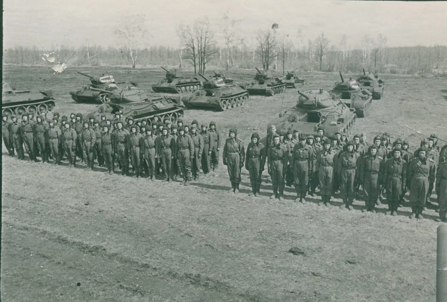 Немецкие танки 1941 года барбаросса. Схема тактики блицкрига. Колонна танков т34 ссср. Тактика боя немецких танков. Танковые построения.