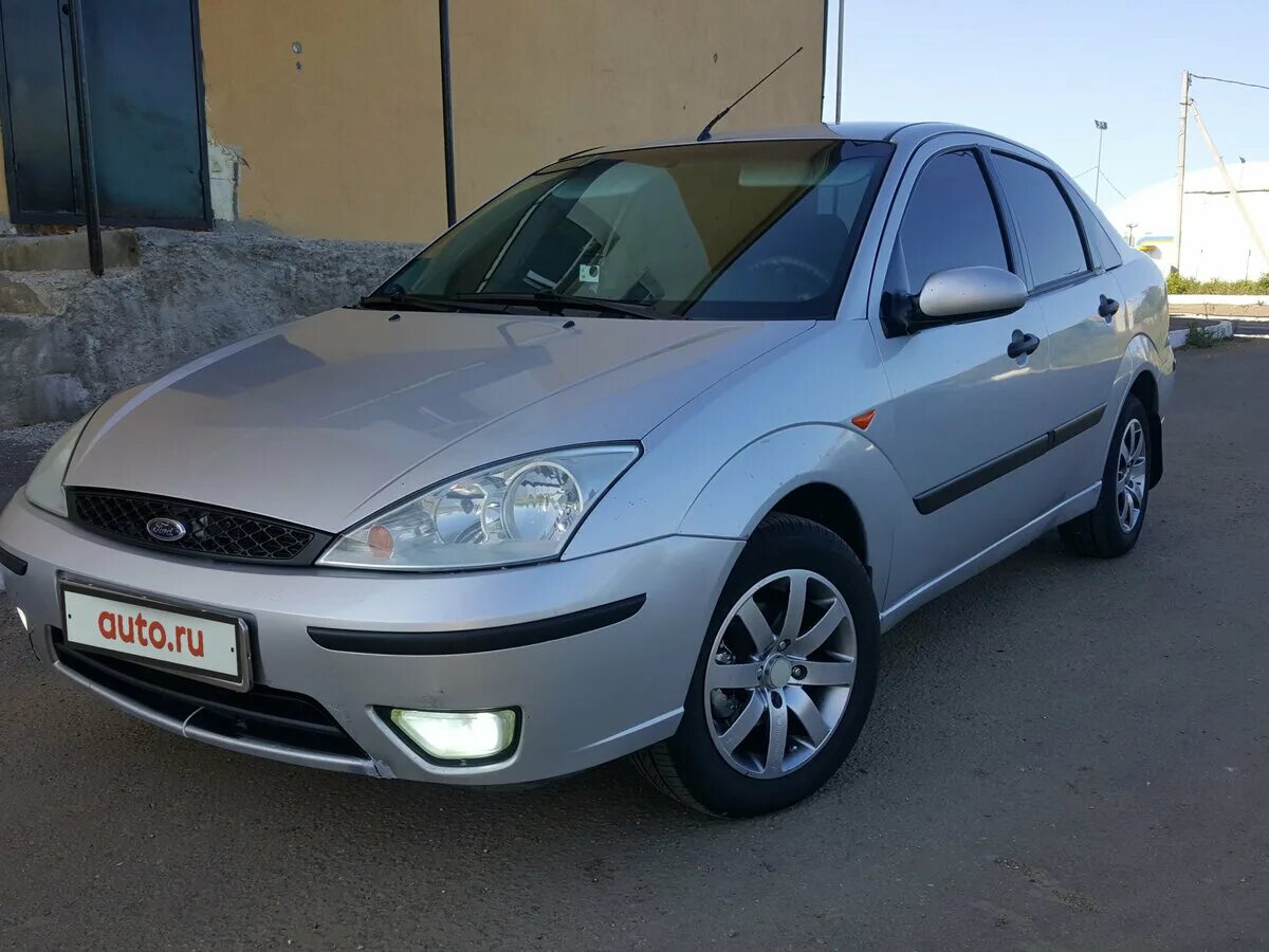 Купить форд фокус 1 2004. Ford Focus 1 2004 1.6. Форд фокус 1 седан серебристый. Форд фокус 1 Рестайлинг 2004. Форд фокус 2004 1.6.