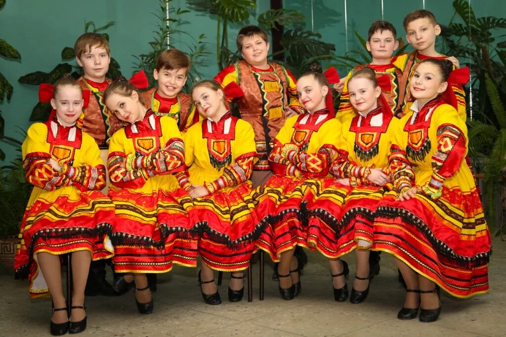 детские хореографические коллективы. веснушки пенза ансамбль. краевой дворец дружбы русь хабаровск. ансамбль фантазия иркутск. детский ансамбль.