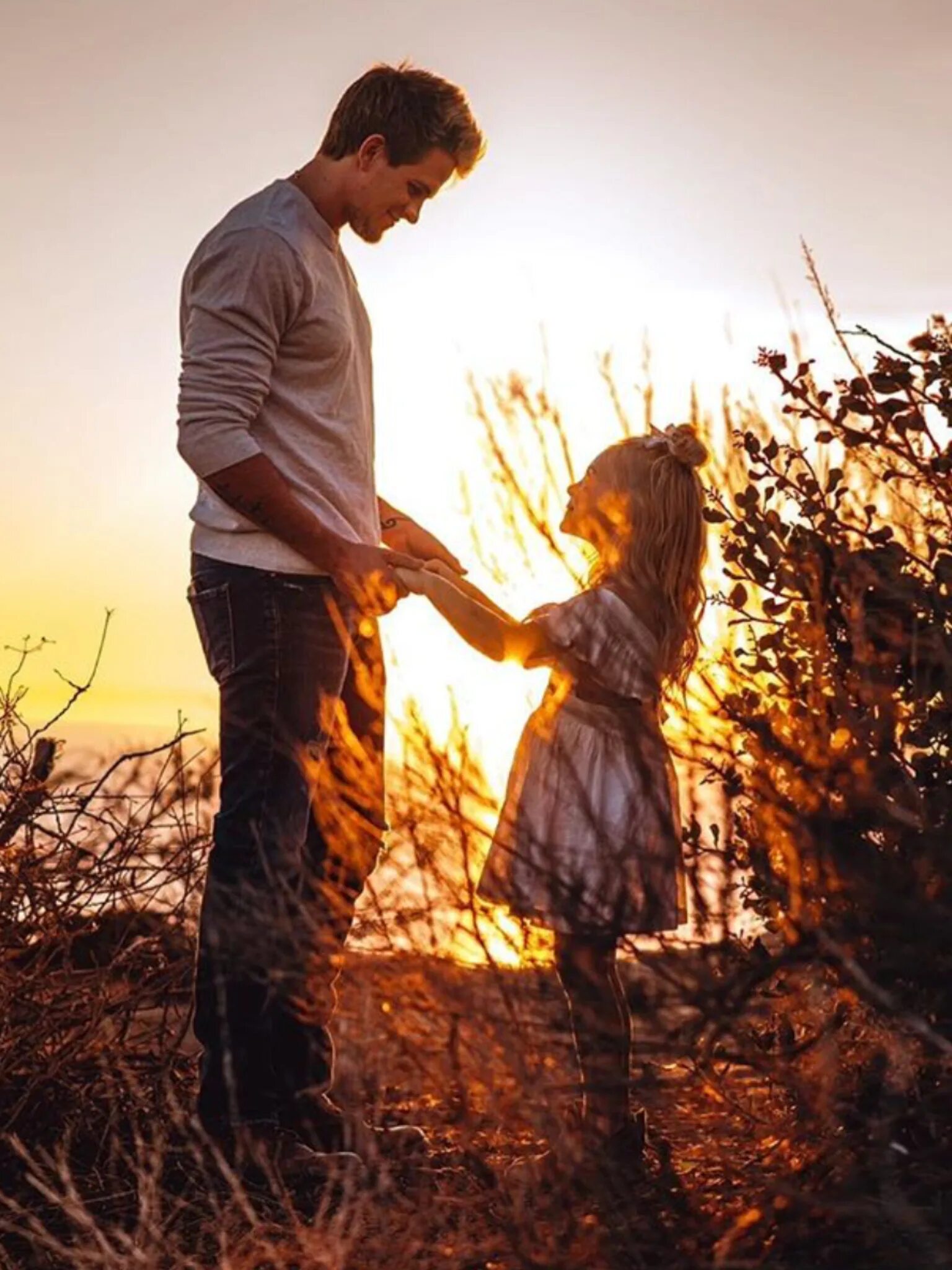 Daughter picture. Отец и дочь. Фотосессия отец и дочь. Отец и дочь Эстетика.