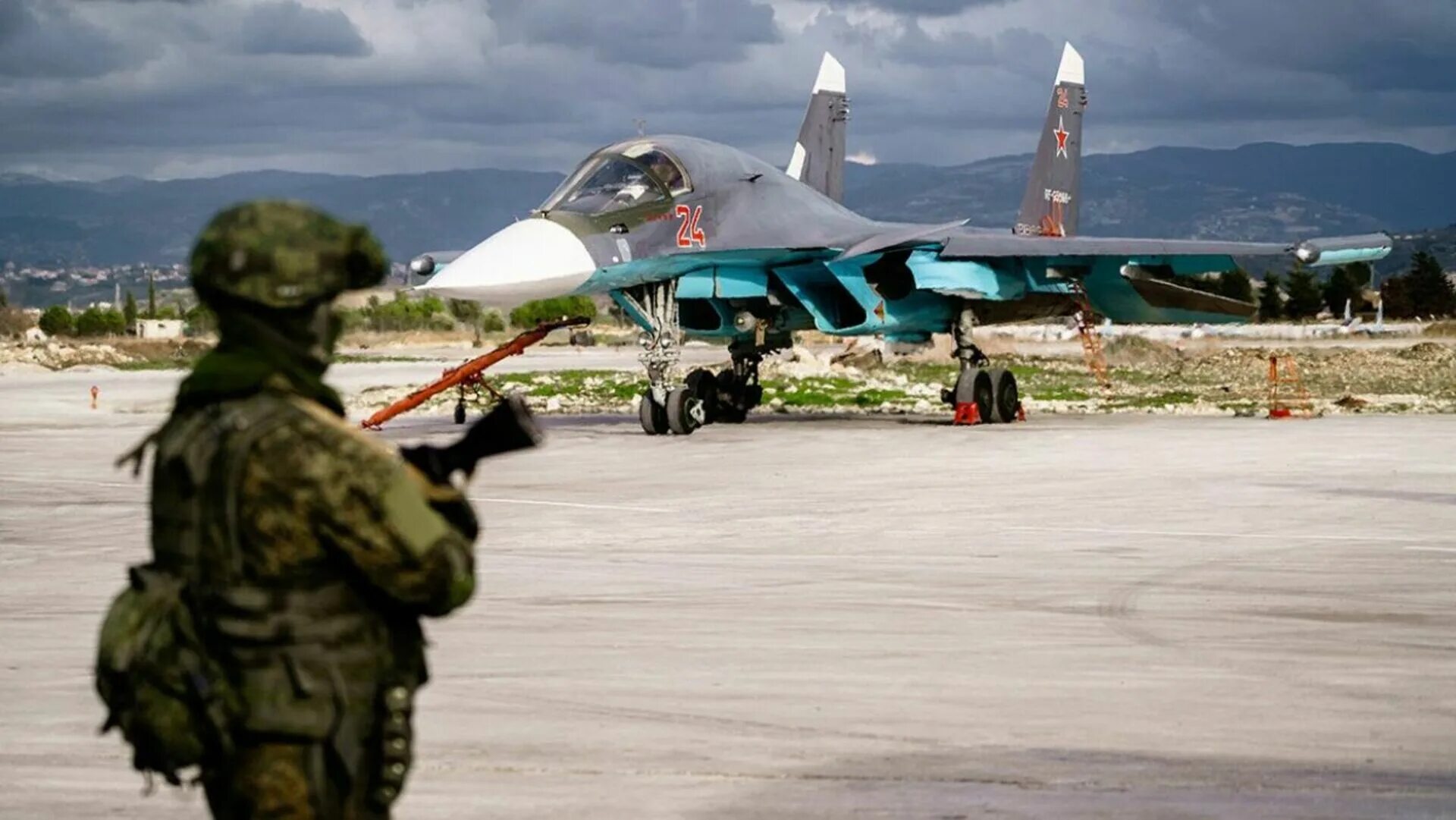 Су-34 Хмеймим. Су-34 Хмеймим Сирия. Су-34 ВКС России в Сирии. ВКС РФ В Сирии.