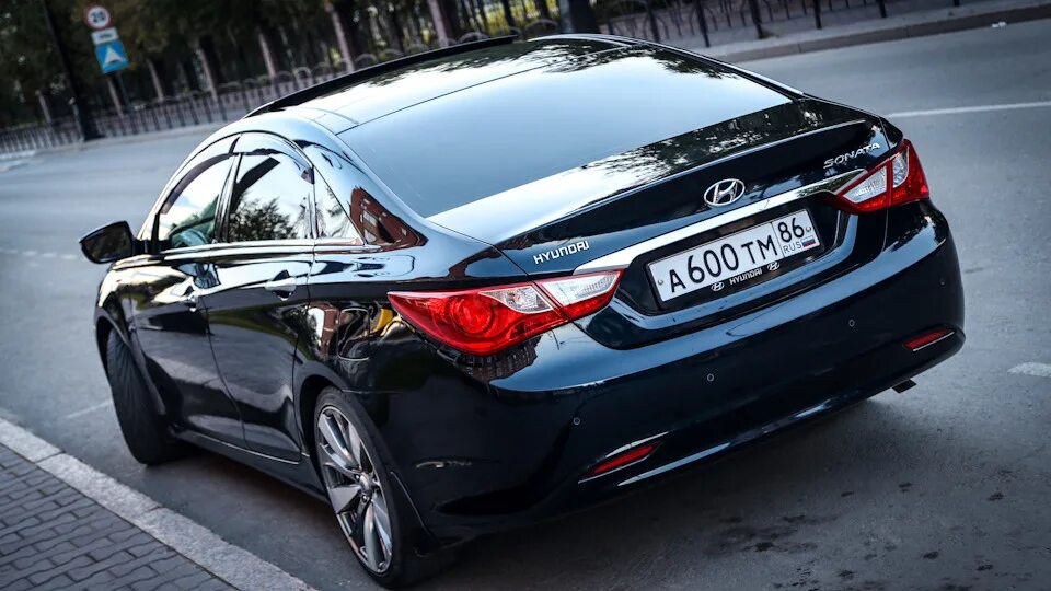 Хундай соната брянские номера. Hyundai sonata 2012. Соната с номером. Хендай соната 6 поколения. Hyundai sonata yf 2009-2014.