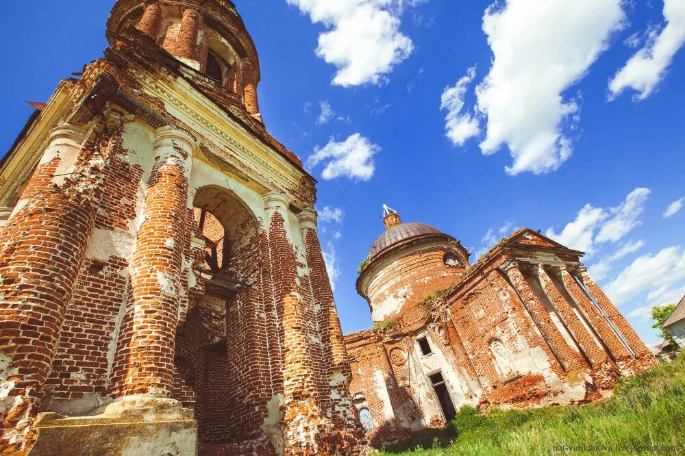 Церковь село Вороновка. Церковь Тихвинской иконы Божией матери Вороновка. Достопримечательской Ульяновской области. Вороновка (Ульяновская область).