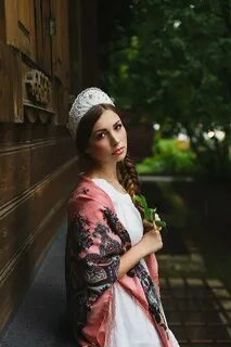 Слушать сударыни