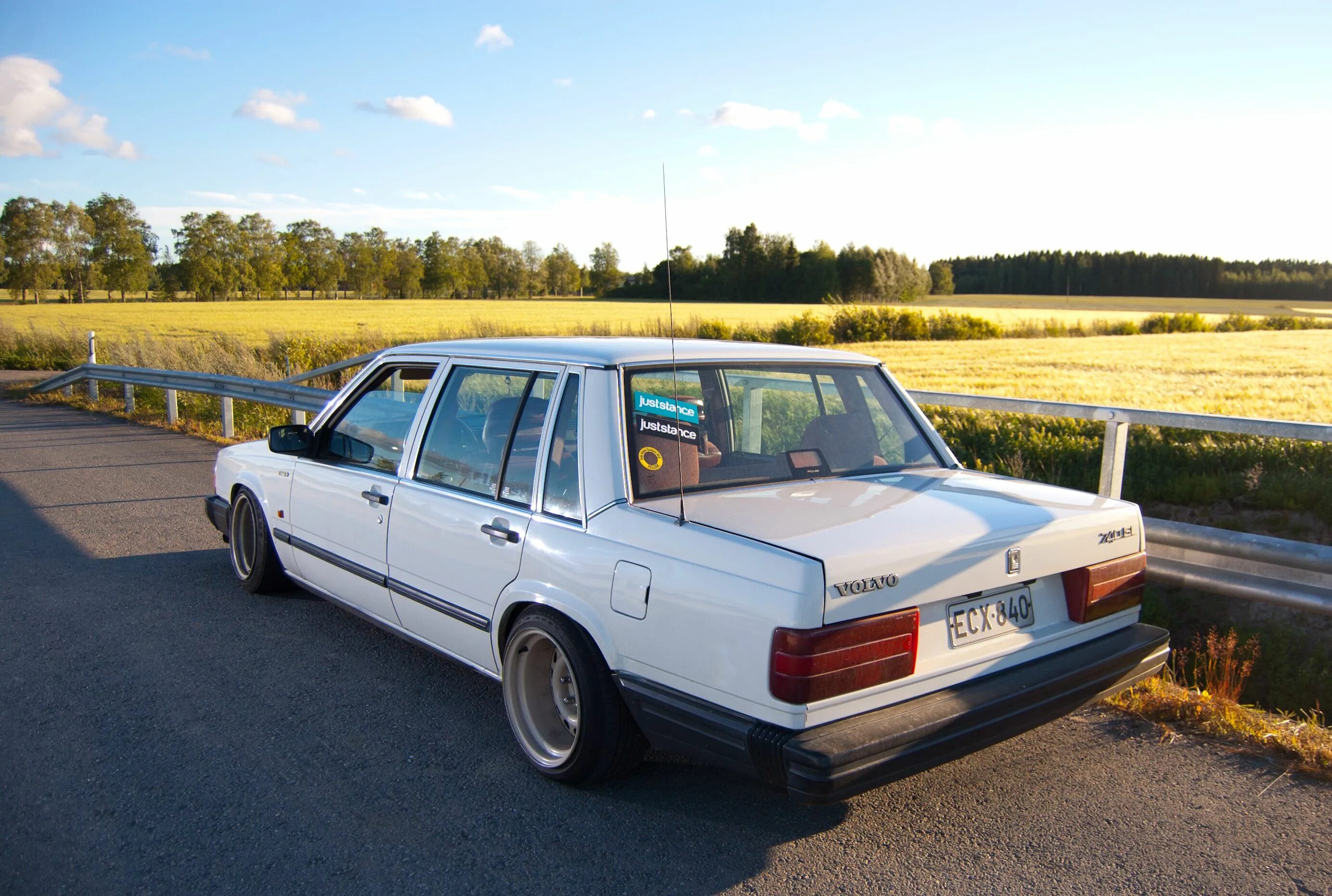 Volvo tune. Вольво 740 gl. Вольво 740 седан. Volvo 740 Wagon. Volvo 740 Wagon Tuning.