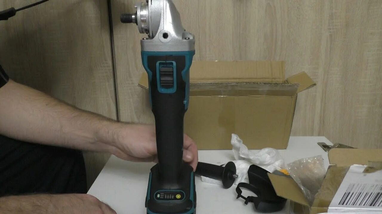 Китайская аккумуляторная болгарка. Ушм razaian strong tools rst-2040. Аккумуляторная болгарка с алиэкспресс. Болгарка макита аккумуляторная 18v. Шлифмашина makita dga512z.