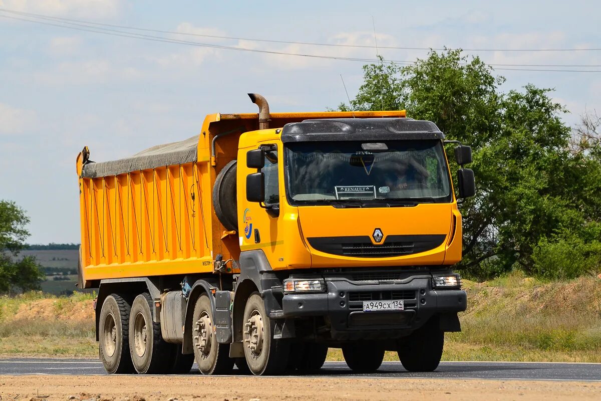 Самосвал renault. Renault Kerax 6x4. Рено Керакс 8х4. Renault Kerax 8x4 самосвал. Рено Керакс 6х4 самосвал.