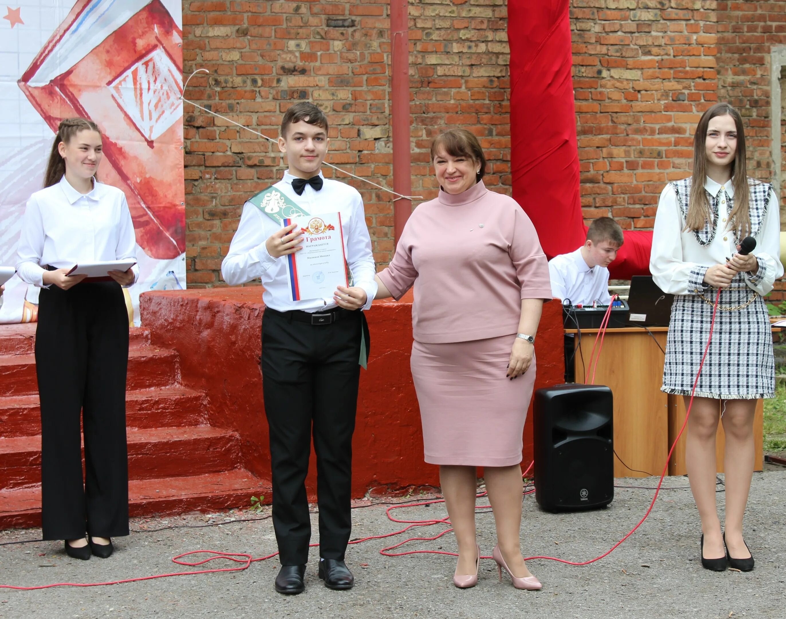 школа 3 новошахтинск. северодонецк сш 3. новошахтинск приморский край школа. школа интернат новошахтинск. школа 3 новошахтинск.